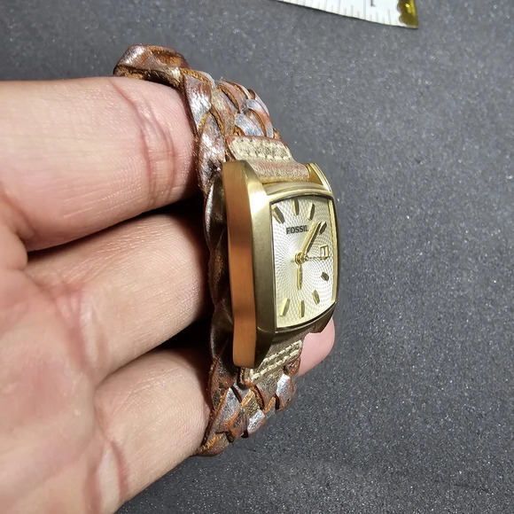 Vintage Fossil Ladies Quartz Watch Gold Tone Date Just Woven Strap Working shows - Picture 6 of 9
